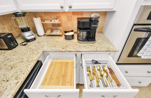 Luxury Retreat with Heated Pool, Firepit, Outdoor Cinema - Foto 57