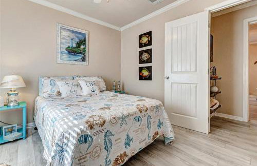 Life's better Salty -Welcome to Serenity - Foto 29