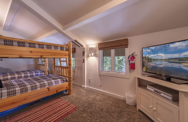 3BR Home in Alpine Meadows for 8 - Photo 8