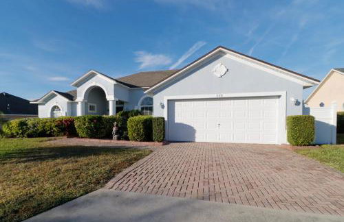 Ultimate Family Escape Near Disney - Sparkling Pool, Hot Tub & Epic Private Movie Room - Foto 62