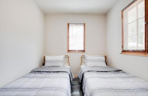 Waterfront Wisconsin Cabin Private Dock, Fire Pit - Foto 14