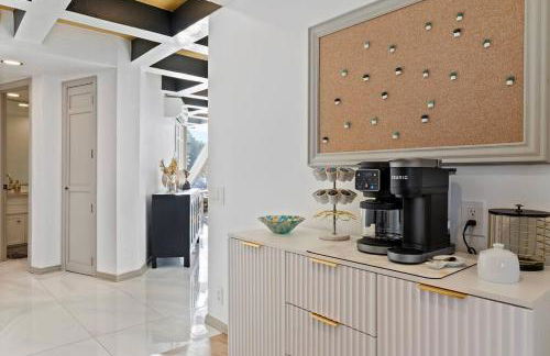 The KingDome - A Unique, Royal Experience with Hot Tub, Rooftop and Views - Foto 74