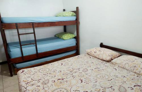 Casa Espaçosa 3 Quartos Sala Cozinha e Churrasqueira - Foto 18