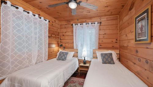 Spectacular Log Cabin Home 45 minutes to Asheville - Foto 3