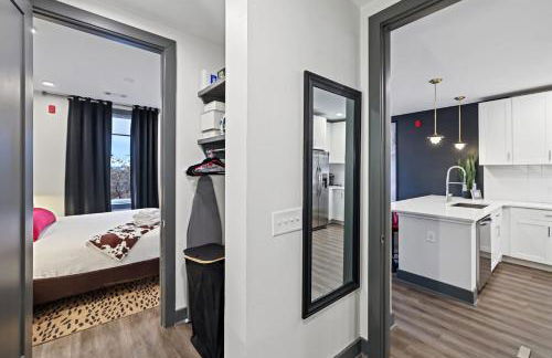 Modern Condo for 6 with Rooftop & Gym Near DT - Foto 15