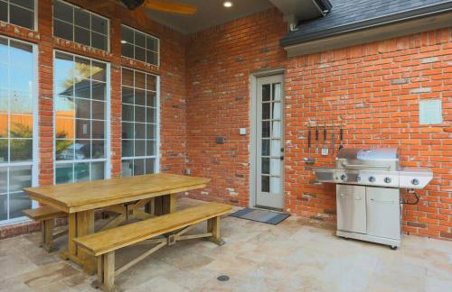 Gorgeous Vacation Home w Private Pool - Photo 51