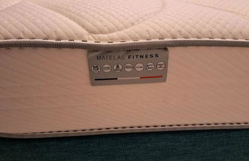 Le 7 - Appartement 2 pièces au calme en bord de rivière, wifi et parking privé gratuit - Foto 13