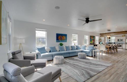 Sunny Waveland Home Rental with Pool Walk to Beach! - Foto 4