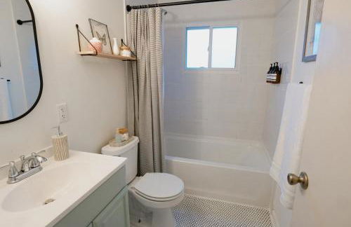 Retro Ypsilanti Cottage - Peloton & Vintage Vibes - Foto 17