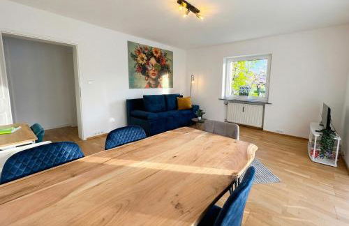 KATIES Apartments bei Regensburg - 3 Zimmer, 6 Personen, Infrarot-Sauna, Disney Plus, Balkon, Grill & Parkplatz - Foto 18