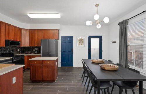 Modern Escape: 5BR/2.5BA Near St. Louis Must-Sees - Foto 15