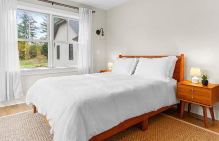 Modern Berkshires Farmhouse w Porch Fireplace Views Beaver Creek by AvantStay - Foto 31