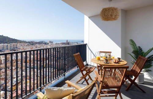 Urban Sky with Balcony and Sea View P&O 26H - Photo 1