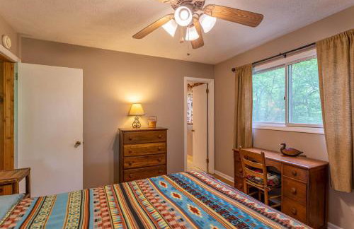 Bucky's Hideaway - Photo 11