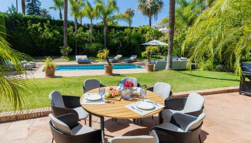 Charming Andalusian-Style Beach Villa - Foto 3, Garden, Garden view