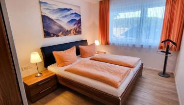 "Schwarzwaldblick" Ferienwohnung 2-4 Pers 65qm, schöne ruhige Südhanglage mit herrl Aussicht - Foto 3