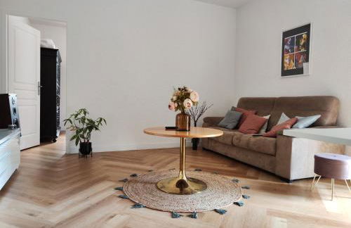 LE PETIT ANGLE APPARTEMENT 2 Pièces, plein centre ville, près de la gare jusqu'à 4 personnes - Foto 1