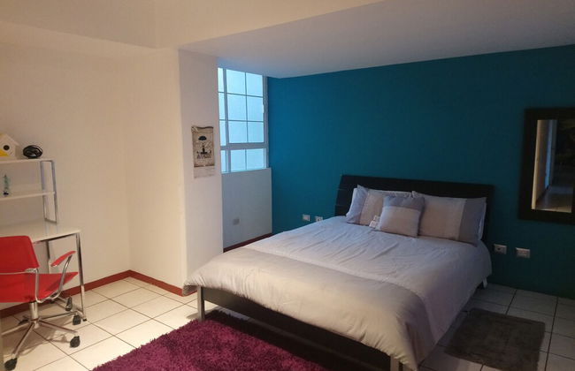 Pink House 604 - Photo 2