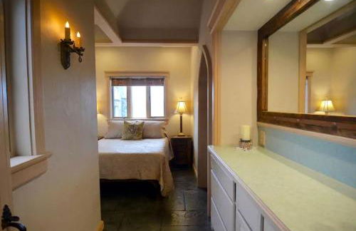 Breathtaking Cottage Rental on Castle Grounds Overlooking Lake George - Foto 44