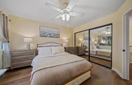 Entire Private Home with 4 Bedrooms, Pool, Hot Tub, King Bed, Garage, Available Now - Foto 75