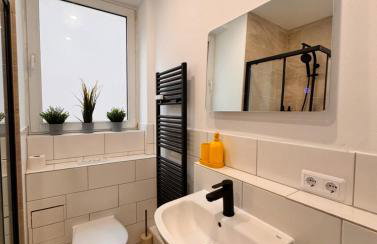 NEW Apartment in Magdeburg Buckau - Waschmaschine, Smart-TV, neues Badezimmer - Photo 6