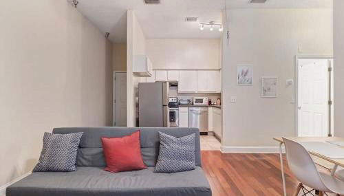 LT Stay Discounts! Cozy 2 BR Apt - Pet Friendly! - Foto 4