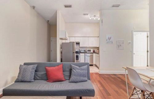 LT Stay Discounts! Cozy 2 BR Apt - Pet Friendly! - Foto 4