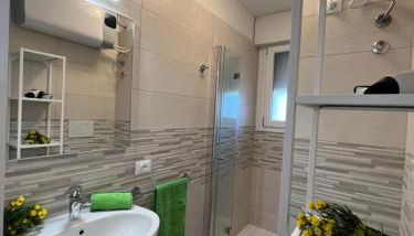 Twin Pine trees flats, near beach - Foto 4