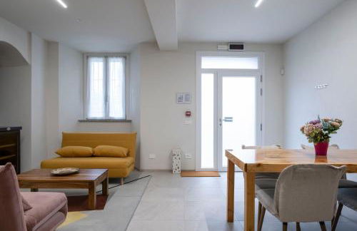 Front Lake Como - 3 Bedrms with AC, Free Parking and Wifi - Foto 15