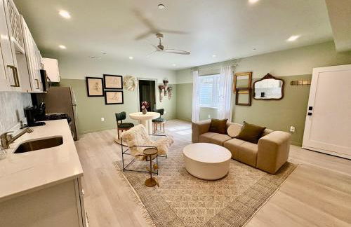 CUTE 1 BR Basement Apt Near Shops, Park - Foto 7