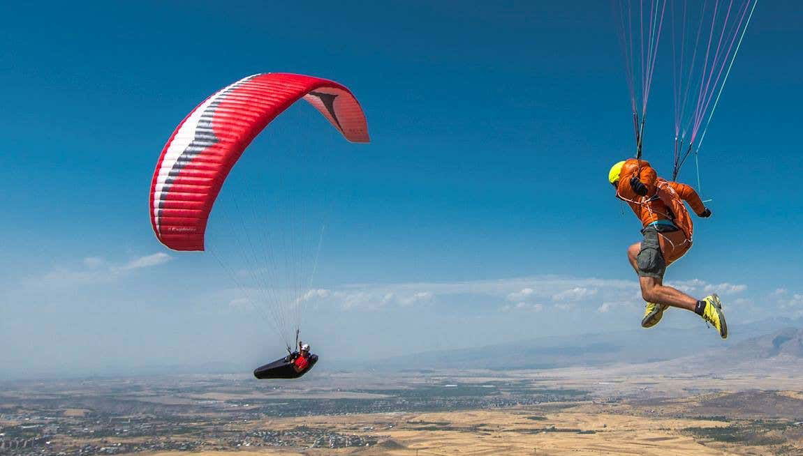 Paragliding in São Martinho do Porto