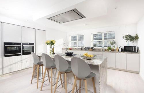 Sandyford, Holywell Bay - Sea Views - Walk to Beach - 2 Pets Allowed - Free Parking and WiFi - Foto 4