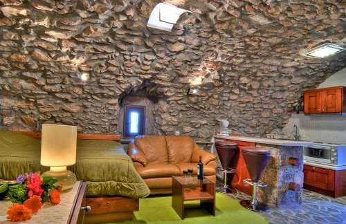 Avgonima All Seasons Hotel - Photo 3