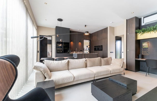 Chic Family Villa With Play Area - Photo 14