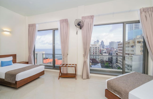 Marine Suites - Photo 13