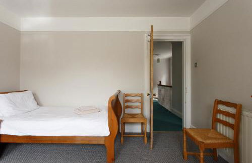 Executive Victorian House - Photo 10