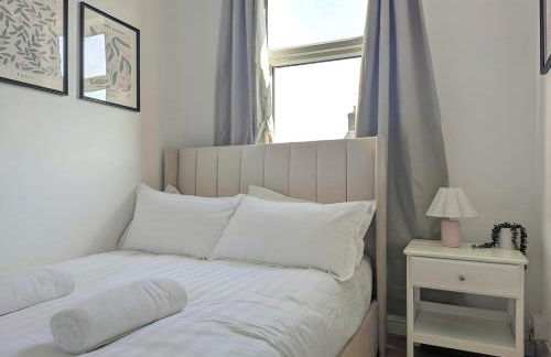 Charming 3-Bed Home Near Centre Free Parking - Foto 12