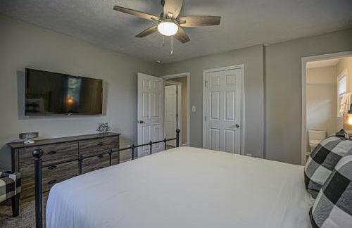 Ranch Style Home & Plenty Of BKYD Space Near KSU - Foto 27