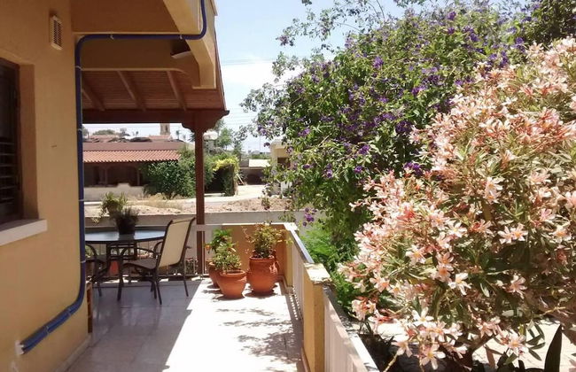 Immaculate 4-bed Apartment in Larnaca - Photo 18