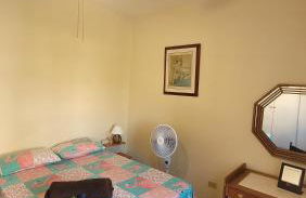 Apê Retrô com Wi-Fi e Vaga - 350 m da Praia da Enseada - Foto 18