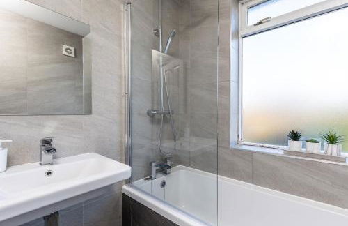 Newly Extended 3 Bed Family home Near Graves Park - Foto 13