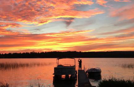 Summerside Cape on Crooked Lake ---Waterfront-Sunsets-Sleeps 12 - Foto 3