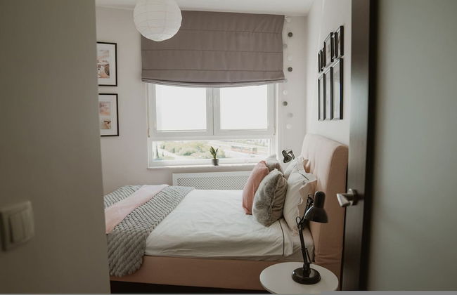 Chic Metro-side Apartment - Photo 9