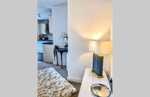 Chester City Centre Waterfront Apartment - Photo 61