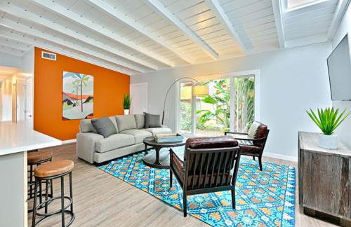 Shores Perfection - Spa, AC, Pet Friendly, Parking, Fire Pit & Massive Private Yard! - Foto 15