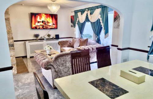 Indoor Heated Pool - Large Family Home - Sleeps 12 - Near Bournemouth Beach - Photo 68