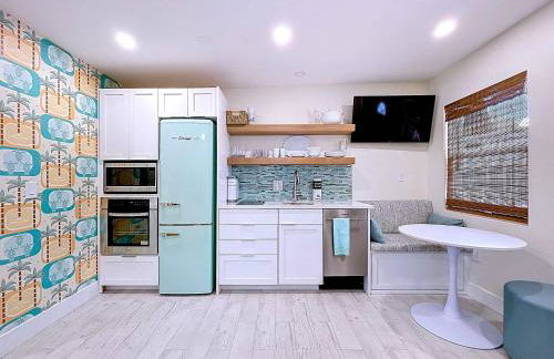 Just Beachy! One bed one bath charmer steps to beach - Photo 8