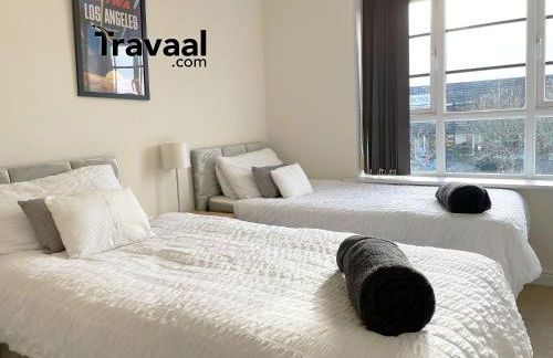 Travaal.©om - 2 Bed Serviced Apartment Farnborough - Foto 9