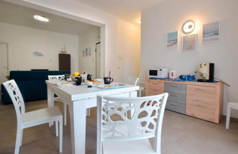 Beautiful Apartment In Balestrate - Photo 3