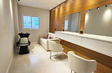 Apto com lazer completo, piscina, ar, mercadinho e pet friendly a 1 min da praia - Photo 16